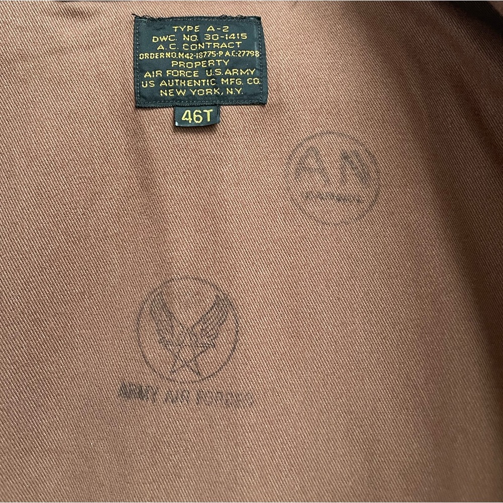 Vintage-Inspired Brown Leather Bomber Jacket with Patch Accents - Picture 10 of 10